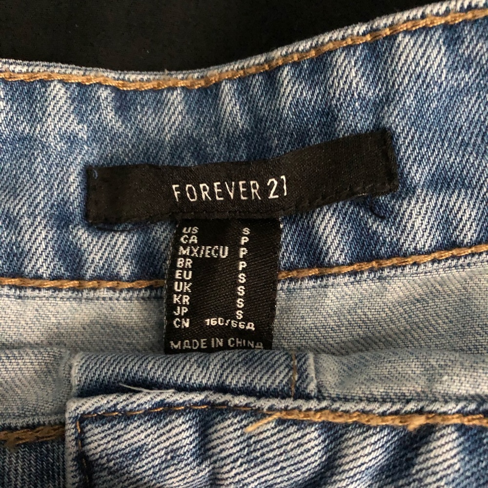 NWOT Forever 21 Denim Button Up Mini Skirt Size S - Picture 3 of 4